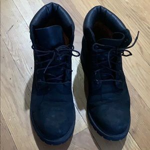 Gently used woman’s Timberland Boots